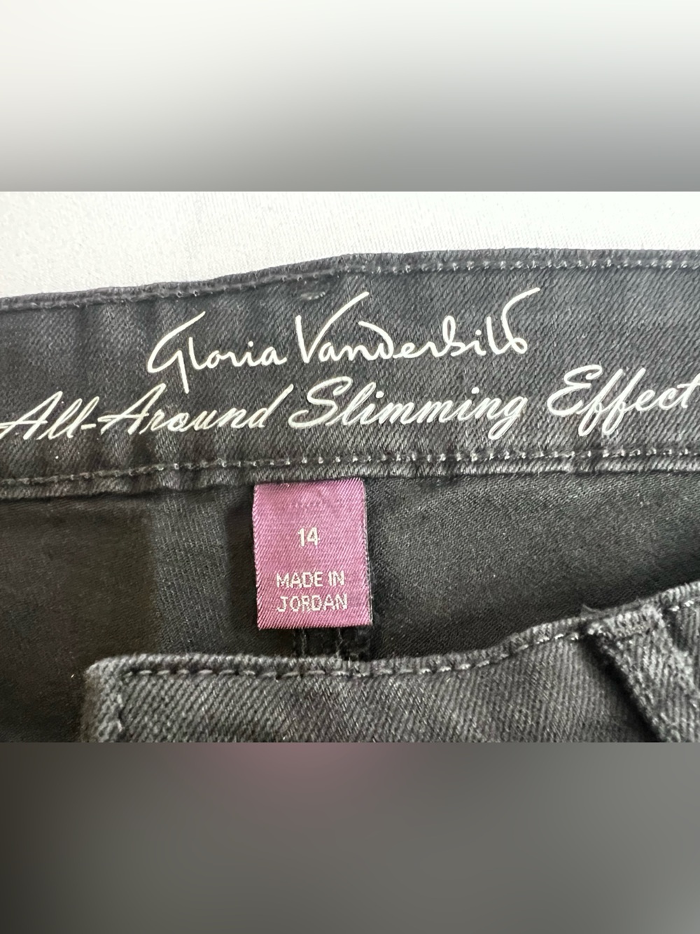 GLORIA VANDERBILT ALLAROUND SLIMMING EFFECT BLACK WASH JEANS.SIZE 14 AVERAGE
NWT - Picture 5 of 9